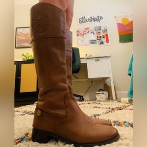 Etienne Aigner boots 7 1/2